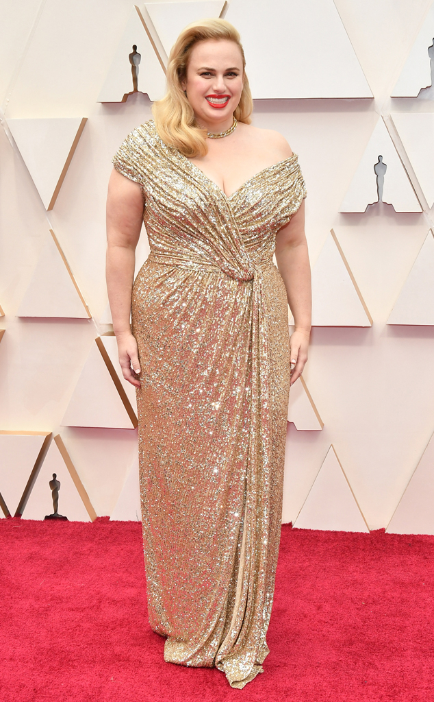 Rebel Wilson Glitters In Gold On The Red Carpet At 2020 Oscars E Online Ca